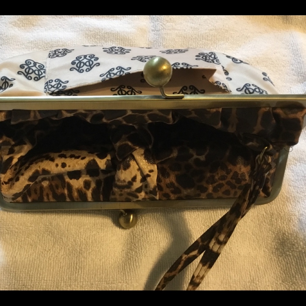 Clutch - Picture 2 of 5